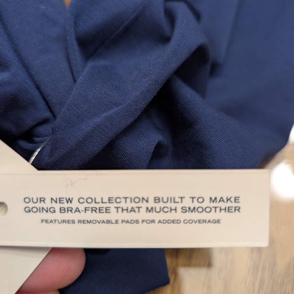 Women's Abercrombie and Fitch Bra-Free Cowl-Back Hardware Top Navy Blue Size XS - Picture 7 of 8